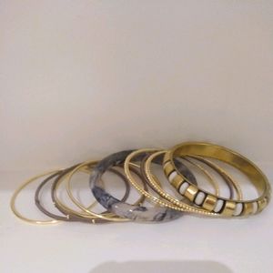 Gold bracelet bundle!🥰🏝🏖💛